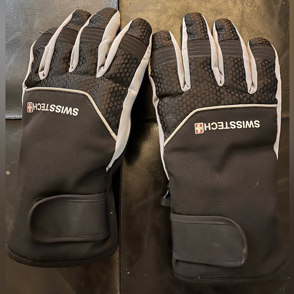 Swiss Tech Black and Gray Kids Gloves